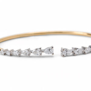 Pearl Shaped Diamond Bracelet In 18K Yellow Gold